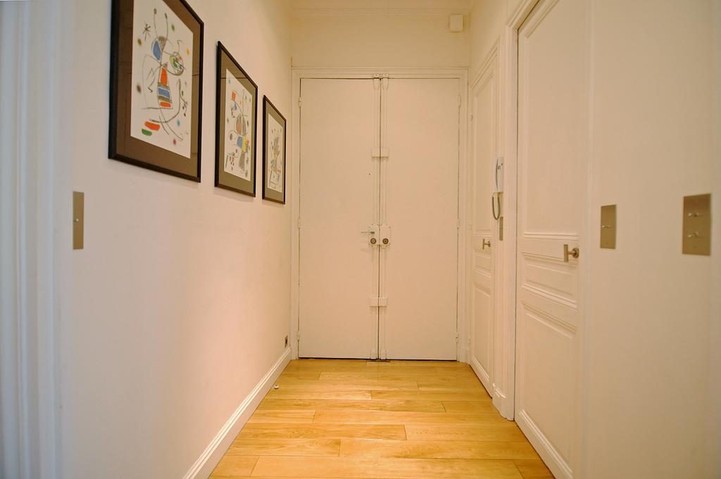 Champs Elysees Homestay - Air Conditioning パリ 部屋 写真
